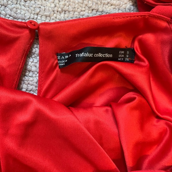 Zara Trafaluc red minidress - Picture 2 of 2